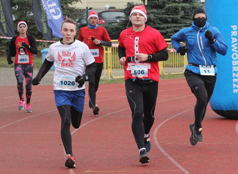 1200 uczestników pobiegło w VI Biegu Mikołajkowym [foto]