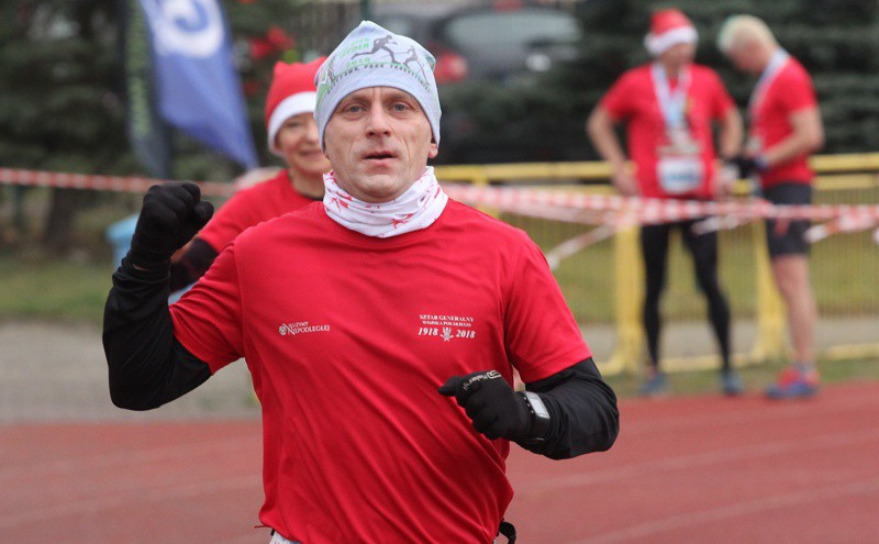 1200 uczestników pobiegło w VI Biegu Mikołajkowym [foto]