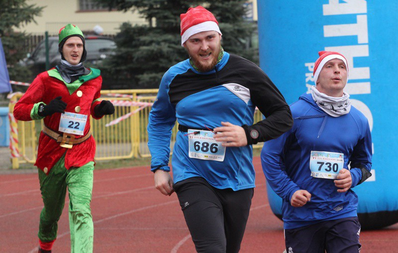 1200 uczestników pobiegło w VI Biegu Mikołajkowym [foto]