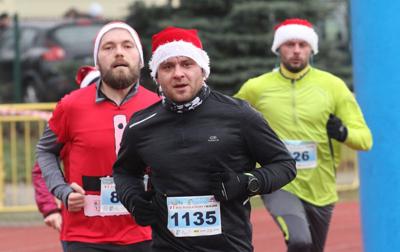 1200 uczestników pobiegło w VI Biegu Mikołajkowym [foto]