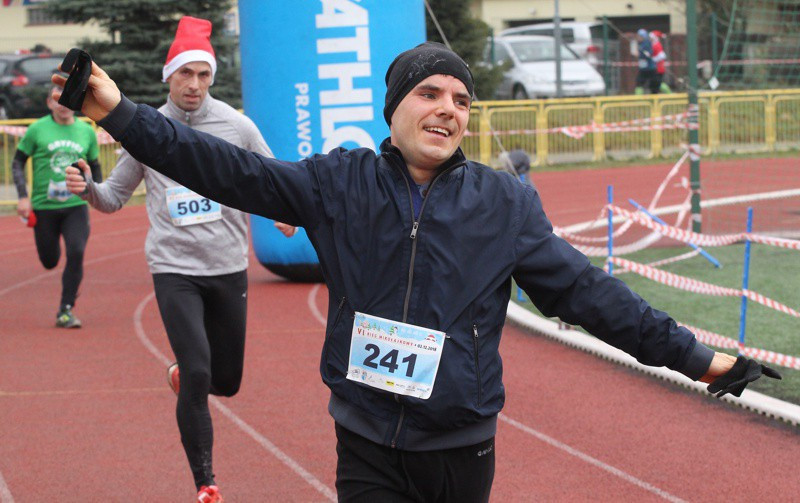 1200 uczestników pobiegło w VI Biegu Mikołajkowym [foto]