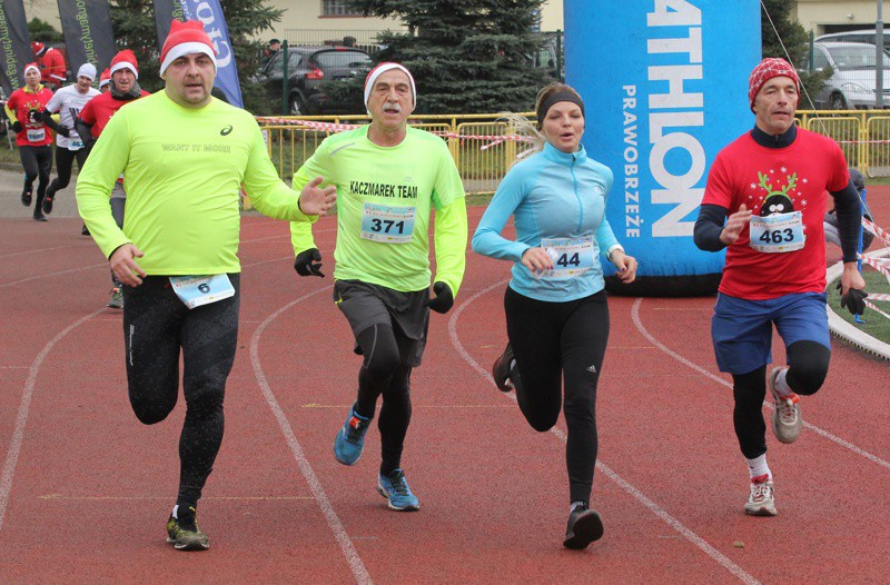 1200 uczestników pobiegło w VI Biegu Mikołajkowym [foto]