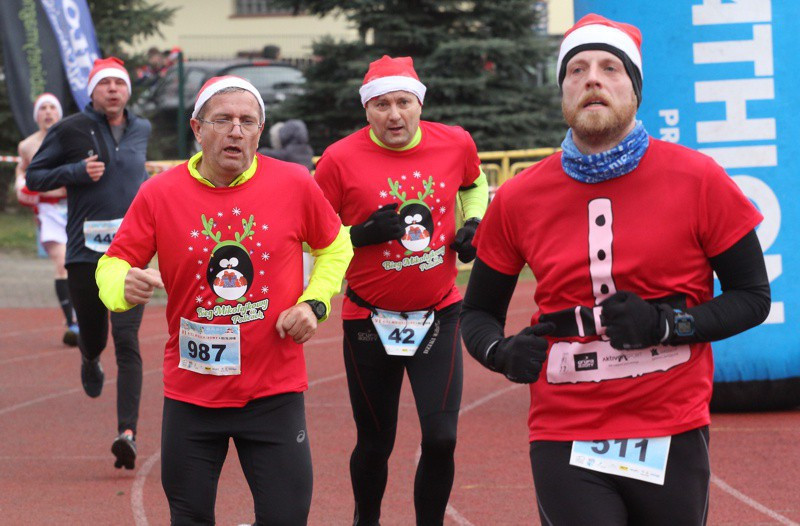 1200 uczestników pobiegło w VI Biegu Mikołajkowym [foto]