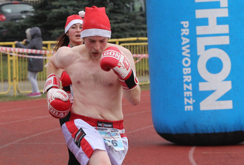 1200 uczestników pobiegło w VI Biegu Mikołajkowym [foto]