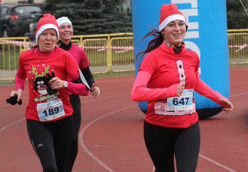 1200 uczestników pobiegło w VI Biegu Mikołajkowym [foto]