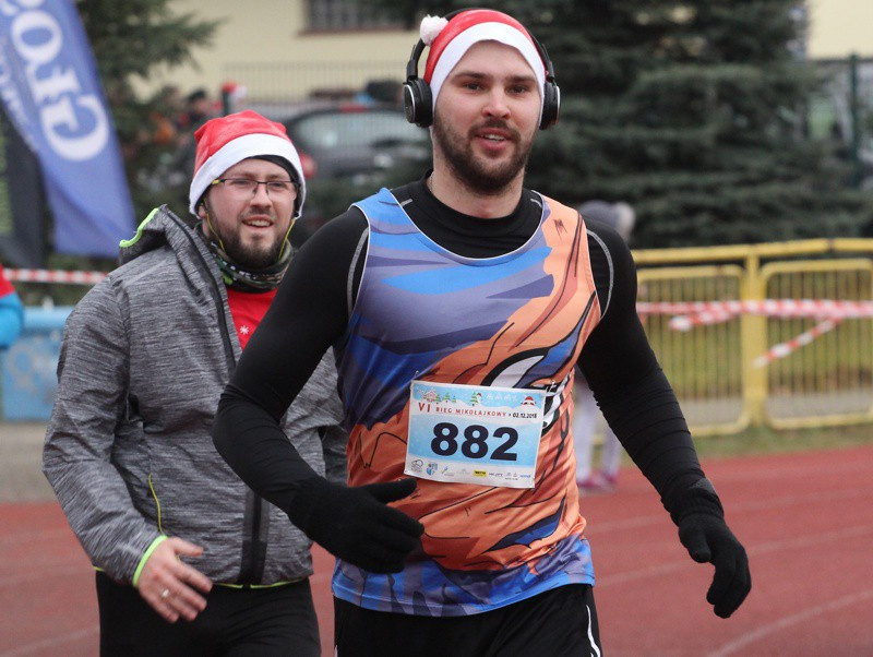 1200 uczestników pobiegło w VI Biegu Mikołajkowym [foto]