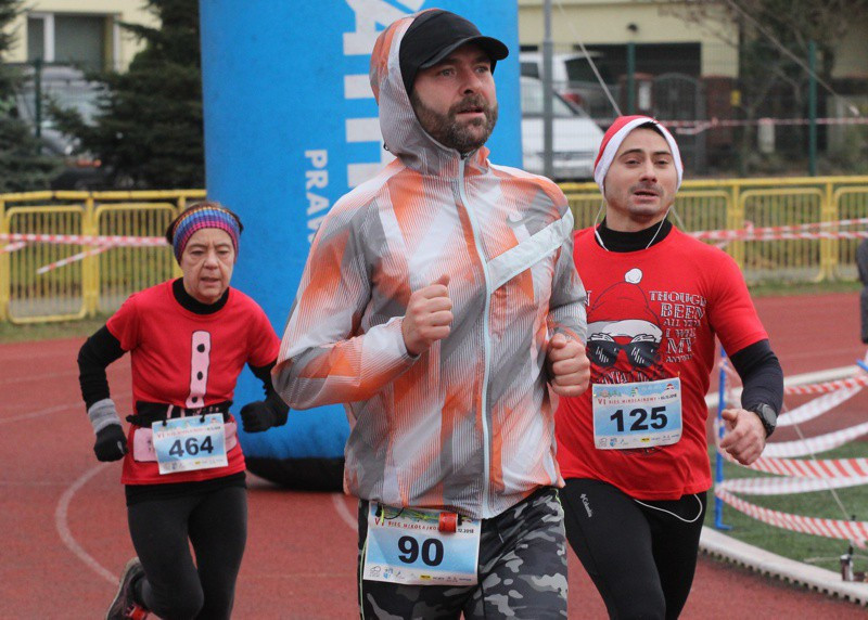 1200 uczestników pobiegło w VI Biegu Mikołajkowym [foto]