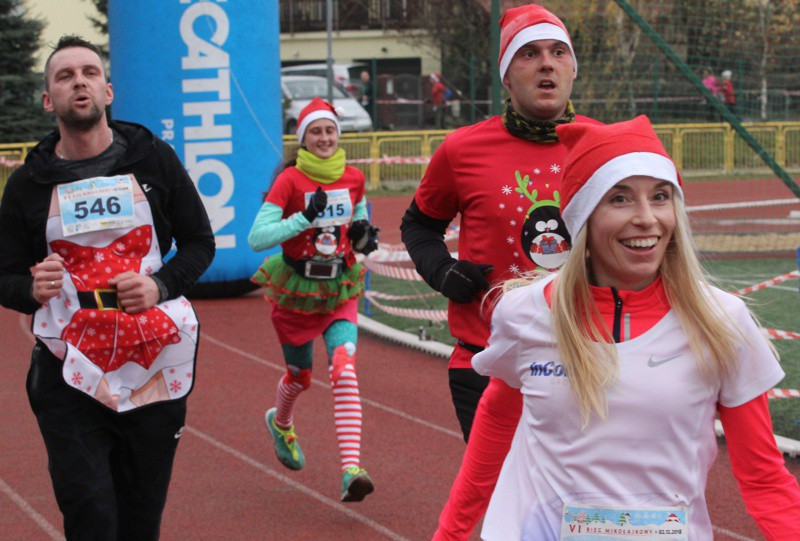 1200 uczestników pobiegło w VI Biegu Mikołajkowym [foto]