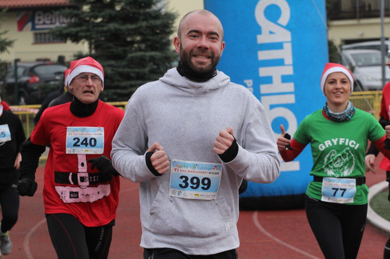 1200 uczestników pobiegło w VI Biegu Mikołajkowym [foto]