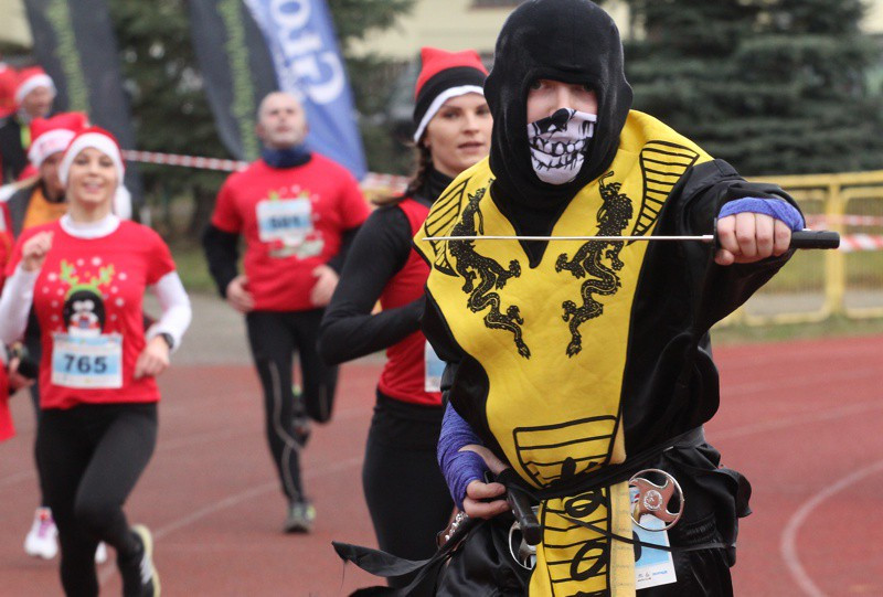 1200 uczestników pobiegło w VI Biegu Mikołajkowym [foto]