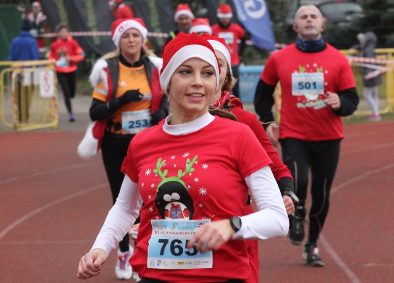 1200 uczestników pobiegło w VI Biegu Mikołajkowym [foto]