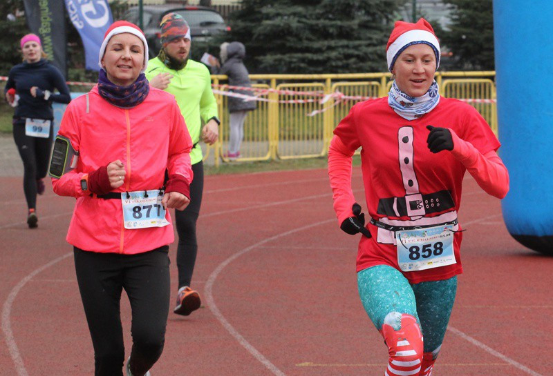 1200 uczestników pobiegło w VI Biegu Mikołajkowym [foto]