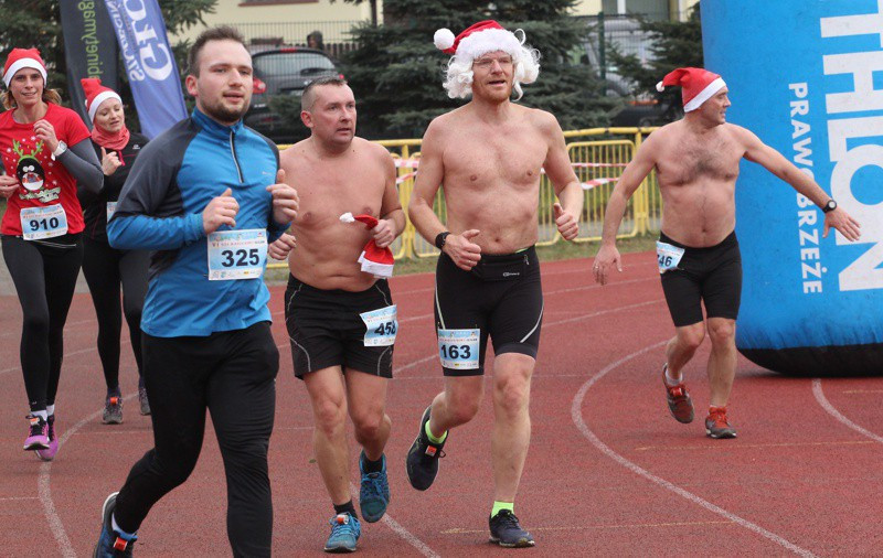1200 uczestników pobiegło w VI Biegu Mikołajkowym [foto]