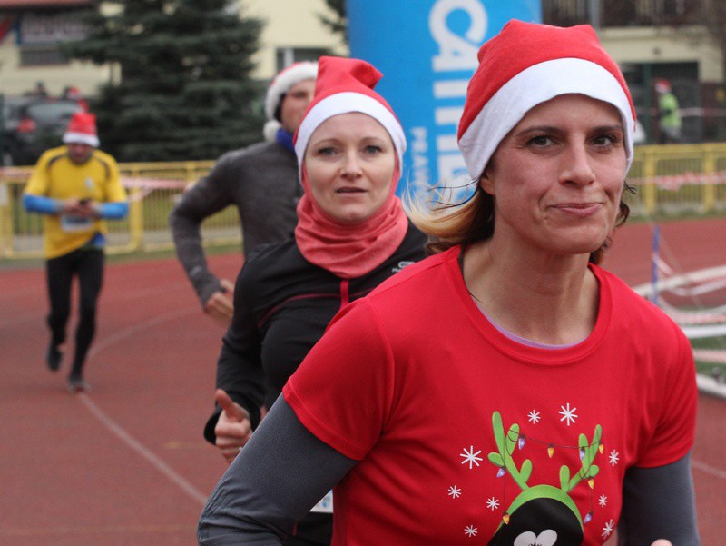 1200 uczestników pobiegło w VI Biegu Mikołajkowym [foto]