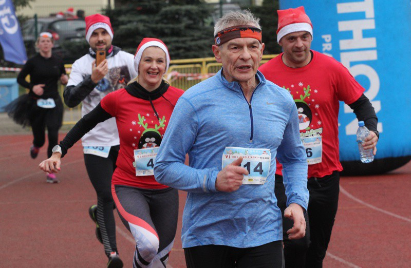 1200 uczestników pobiegło w VI Biegu Mikołajkowym [foto]