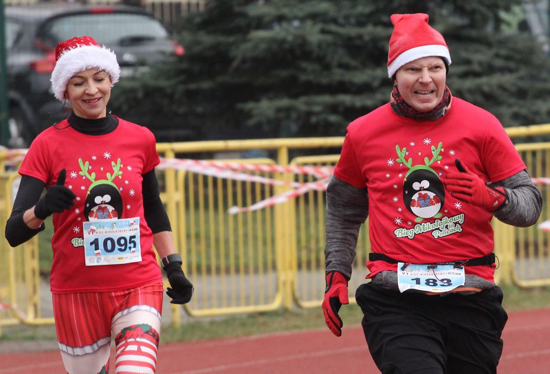 1200 uczestników pobiegło w VI Biegu Mikołajkowym [foto]
