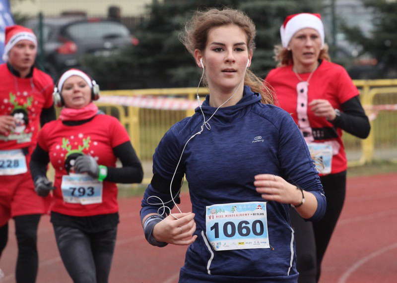 1200 uczestników pobiegło w VI Biegu Mikołajkowym [foto]