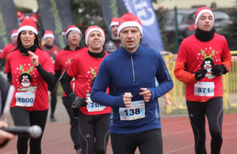 1200 uczestników pobiegło w VI Biegu Mikołajkowym [foto]