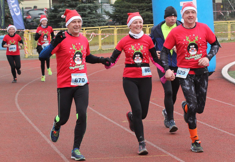 1200 uczestników pobiegło w VI Biegu Mikołajkowym [foto]