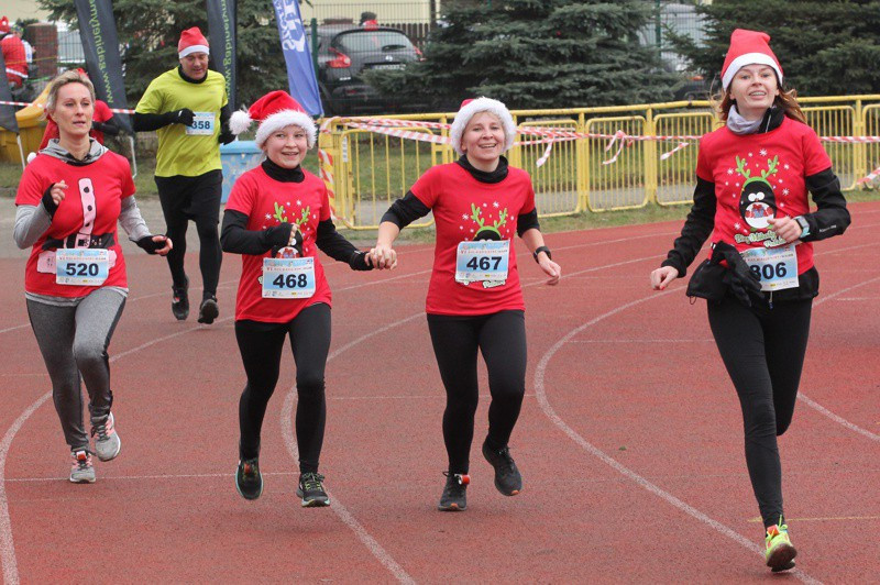 1200 uczestników pobiegło w VI Biegu Mikołajkowym [foto]