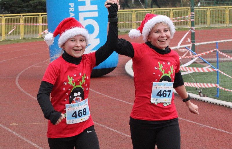 1200 uczestników pobiegło w VI Biegu Mikołajkowym [foto]