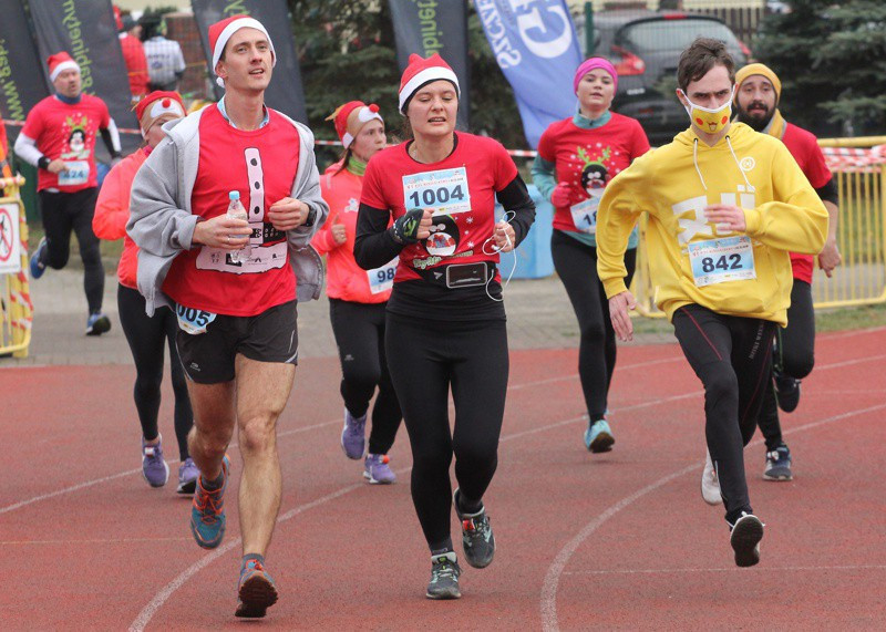 1200 uczestników pobiegło w VI Biegu Mikołajkowym [foto]