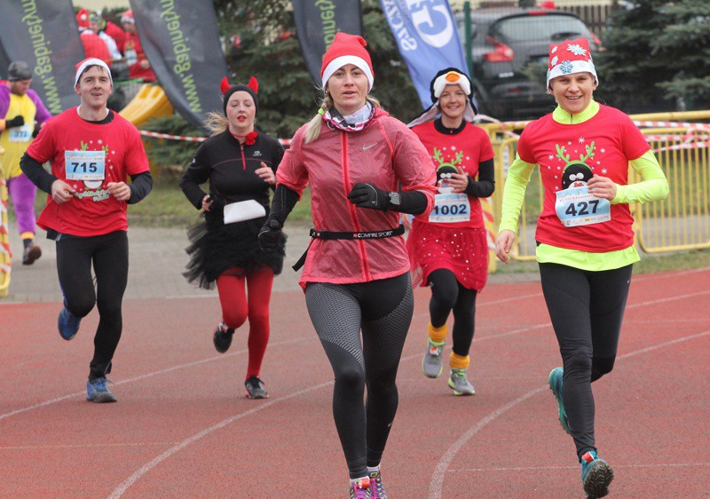 1200 uczestników pobiegło w VI Biegu Mikołajkowym [foto]