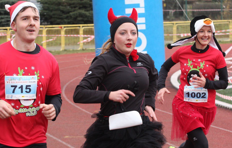 1200 uczestników pobiegło w VI Biegu Mikołajkowym [foto]