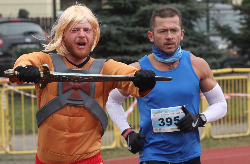 1200 uczestników pobiegło w VI Biegu Mikołajkowym [foto]