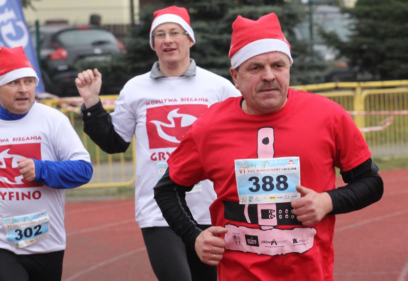 1200 uczestników pobiegło w VI Biegu Mikołajkowym [foto]