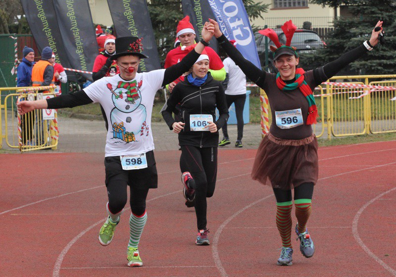 1200 uczestników pobiegło w VI Biegu Mikołajkowym [foto]