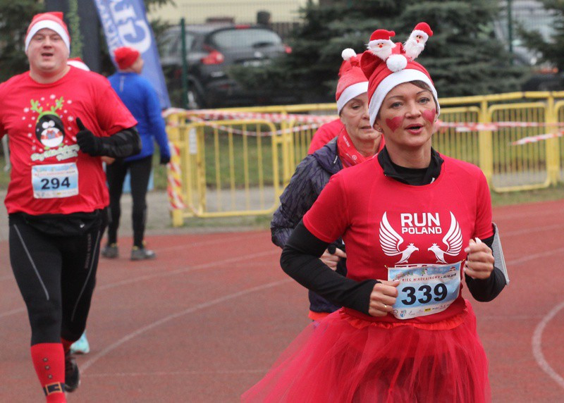 1200 uczestników pobiegło w VI Biegu Mikołajkowym [foto]