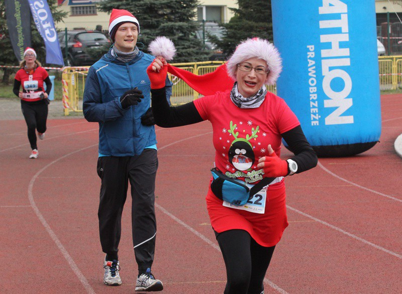 1200 uczestników pobiegło w VI Biegu Mikołajkowym [foto]