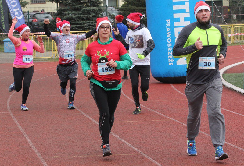 1200 uczestników pobiegło w VI Biegu Mikołajkowym [foto]
