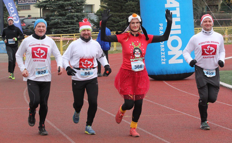 1200 uczestników pobiegło w VI Biegu Mikołajkowym [foto]