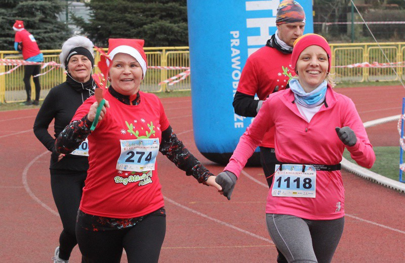 1200 uczestników pobiegło w VI Biegu Mikołajkowym [foto]