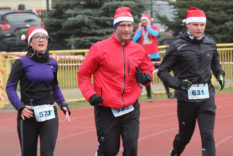 1200 uczestników pobiegło w VI Biegu Mikołajkowym [foto]