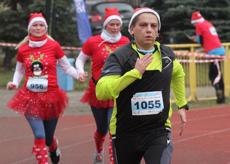 1200 uczestników pobiegło w VI Biegu Mikołajkowym [foto]