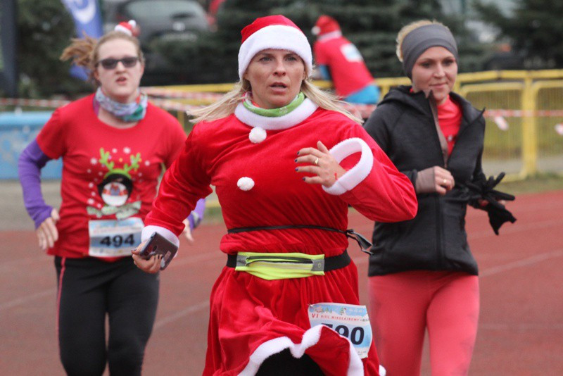 1200 uczestników pobiegło w VI Biegu Mikołajkowym [foto]
