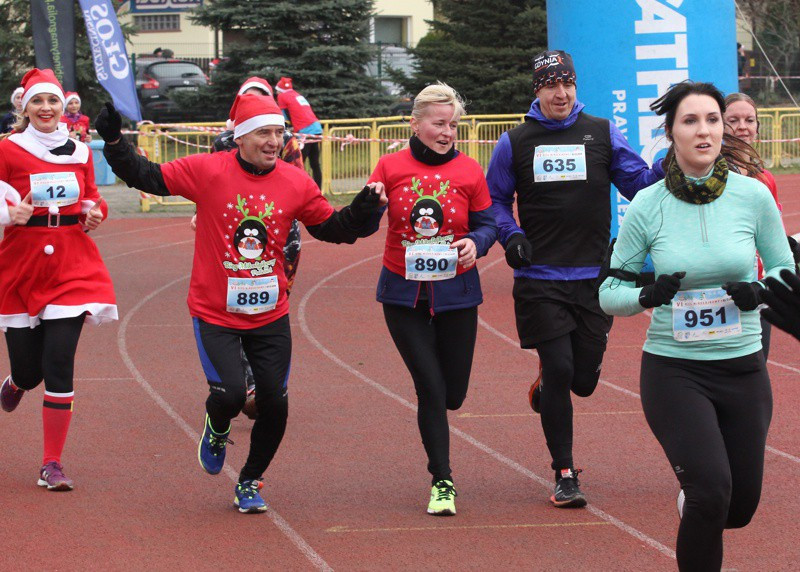 1200 uczestników pobiegło w VI Biegu Mikołajkowym [foto]