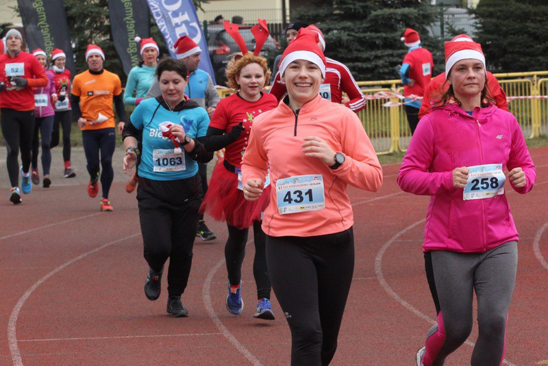 1200 uczestników pobiegło w VI Biegu Mikołajkowym [foto]