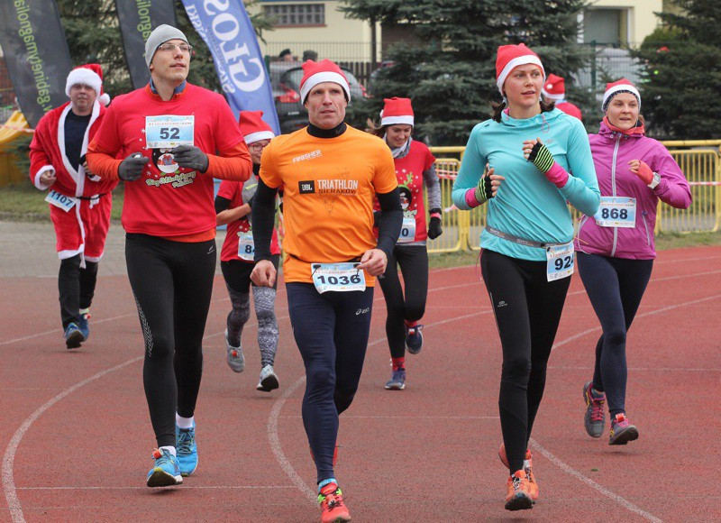 1200 uczestników pobiegło w VI Biegu Mikołajkowym [foto]
