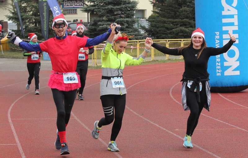 1200 uczestników pobiegło w VI Biegu Mikołajkowym [foto]