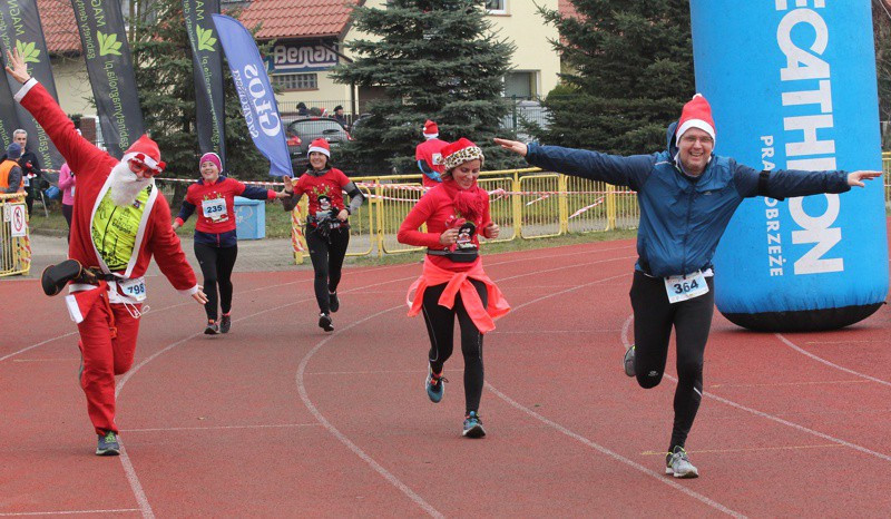 1200 uczestników pobiegło w VI Biegu Mikołajkowym [foto]
