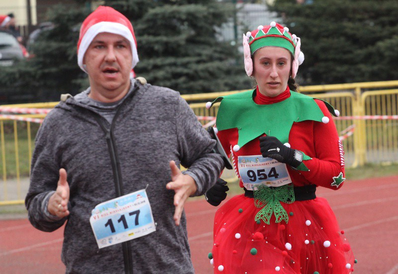 1200 uczestników pobiegło w VI Biegu Mikołajkowym [foto]