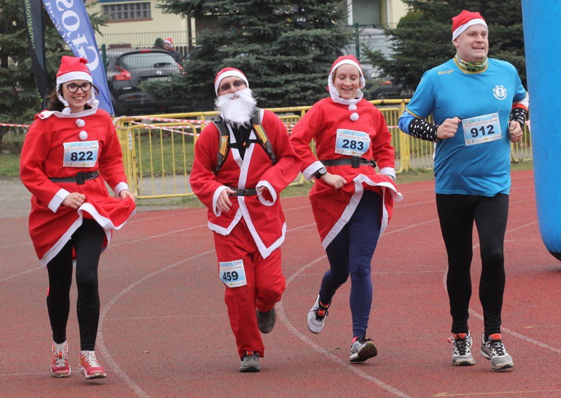 1200 uczestników pobiegło w VI Biegu Mikołajkowym [foto]