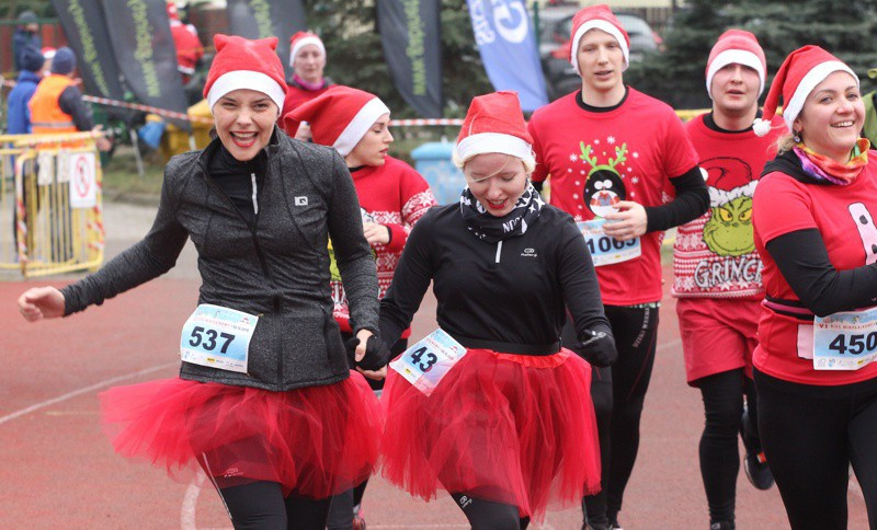 1200 uczestników pobiegło w VI Biegu Mikołajkowym [foto]