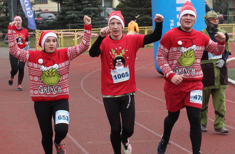 1200 uczestników pobiegło w VI Biegu Mikołajkowym [foto]