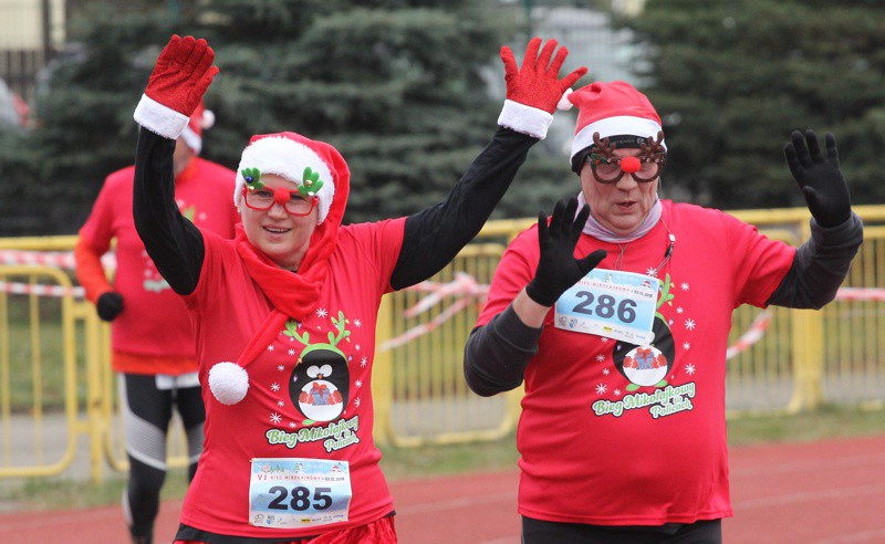 1200 uczestników pobiegło w VI Biegu Mikołajkowym [foto]
