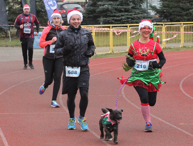 1200 uczestników pobiegło w VI Biegu Mikołajkowym [foto]